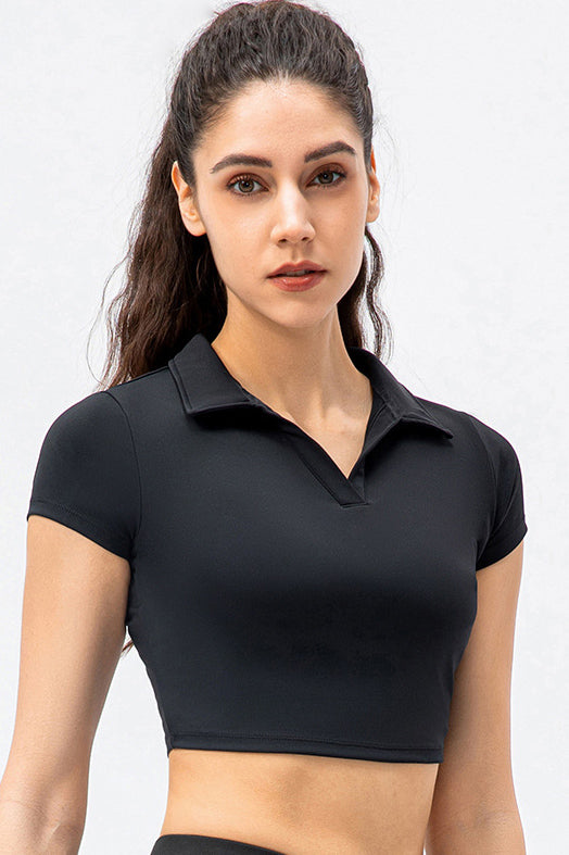 SVL Padel Court & Confidence Top in black, featuring a fitted design with moisture-wicking technology, providing comfort and style for competitive padel play