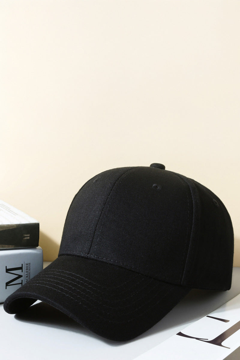 SVL Padel Classic Cap in black, featuring an adjustable strap, curved brim, and embroidered logo, providing stylish sun protection during outdoor padel matches