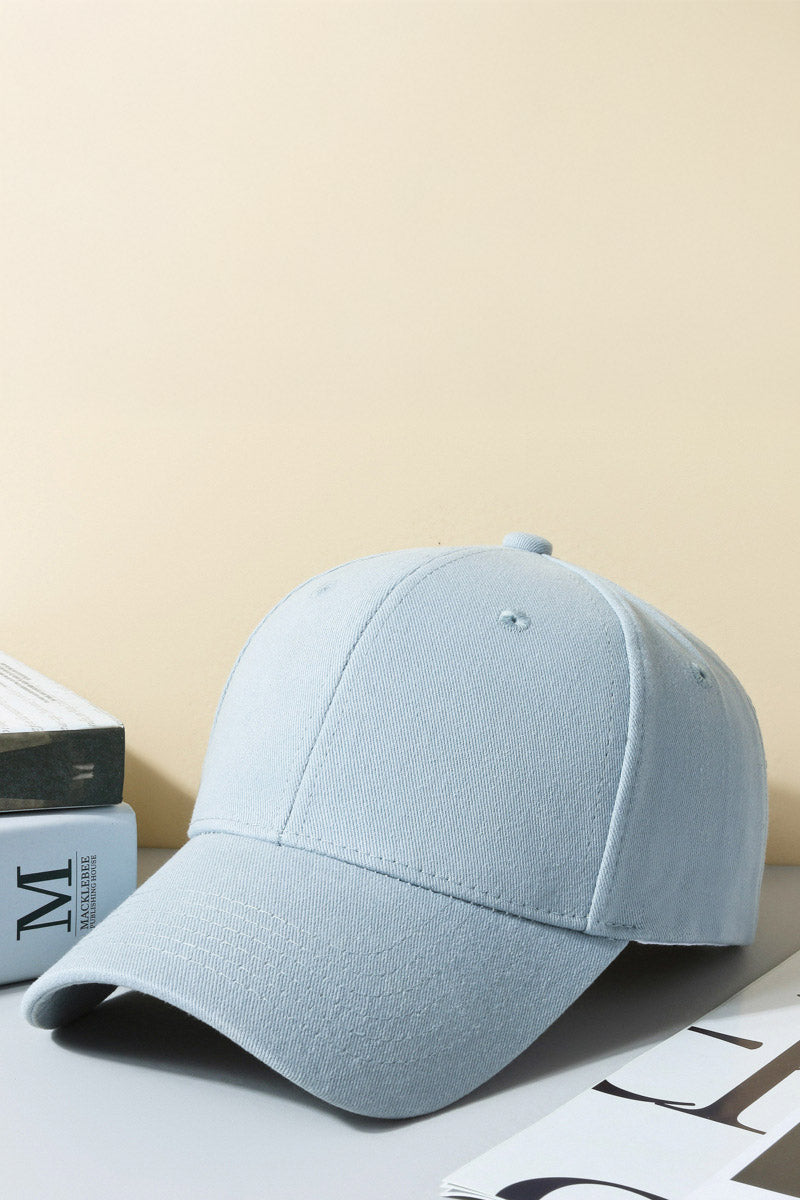 SVL Padel Classic Cap in blue, featuring an adjustable strap, curved brim, and embroidered logo, providing stylish sun protection during outdoor padel matches