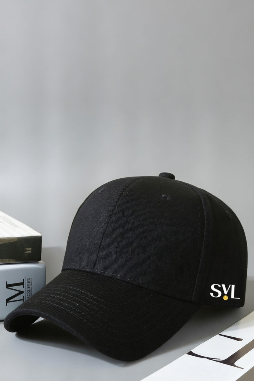 SVL Classic Cap in black, unisex adjustable padel and tennis sports hat