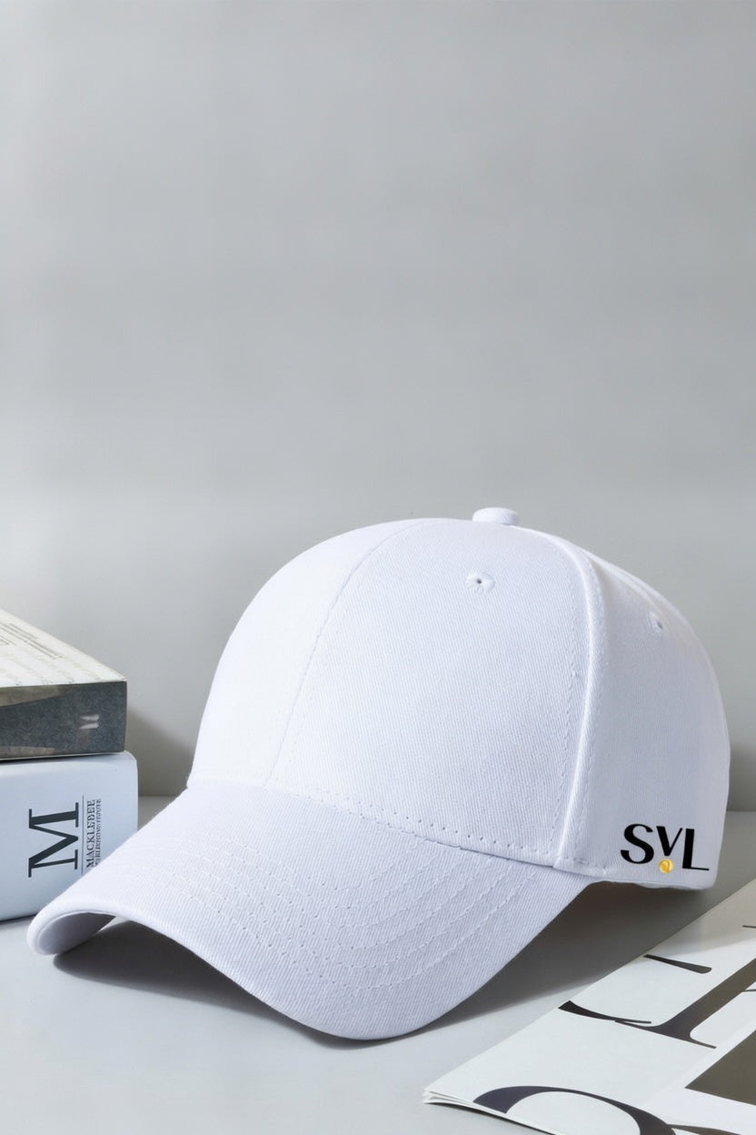 SVL Classic Cap in white, unisex adjustable padel and tennis sports hat