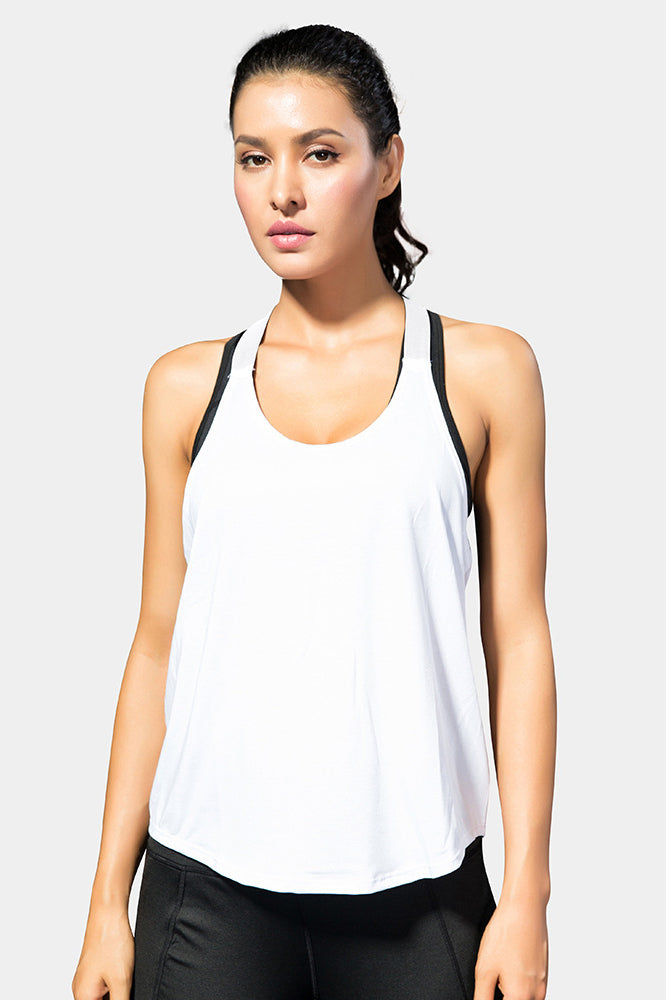 SVL Yasmine T-shirt in white, women’s breathable padel and tennis tank top with sporty fit