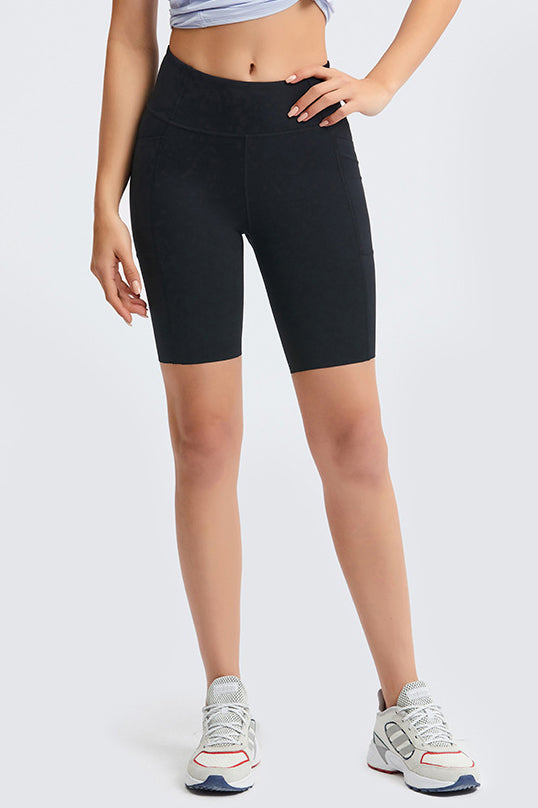 SVL Padel Dynamic Drift Shorts in black, featuring quick-dry material, side pockets, and a drawstring waist, suitable for high-performance padel play