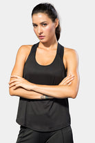 SVL Yasmine T-shirt in black, women’s performance padel and tennis tank top with athletic cut